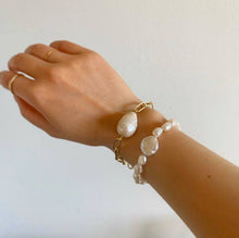 Ladda upp bild till gallerivisning, BIG BAROQUE BRACELET