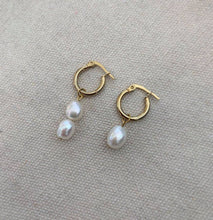 Ladda upp bild till gallerivisning, DOUBLE ONE PEARL HOOPS