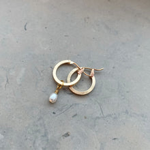 Ladda upp bild till gallerivisning, Valbara Pärlberlocker Örhänge (Pearls 2 Match)