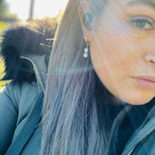 Ladda upp bild till gallerivisning, DOUBLE ONE PEARL HOOPS