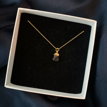 Ladda upp bild till gallerivisning, GARNET GEM NECKLACE