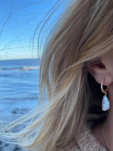 Ladda upp bild till gallerivisning, GLOWING COIN HOOPS