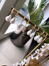 Ladda upp bild till gallerivisning, BLINGING BAROQUE EARRINGS