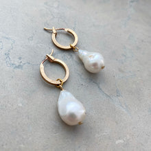 Ladda upp bild till gallerivisning, Valbara Pärlberlocker Örhänge (Pearls 2 Match)