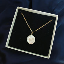 Ladda upp bild till gallerivisning, PEARL COIN NECKLACE