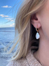 Ladda upp bild till gallerivisning, GLOWING COIN HOOPS