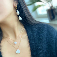 Ladda upp bild till gallerivisning, DOUBLE UP PEARL EARRINGS