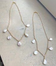 Ladda upp bild till gallerivisning, CHUNKY PEARL NECKLACE