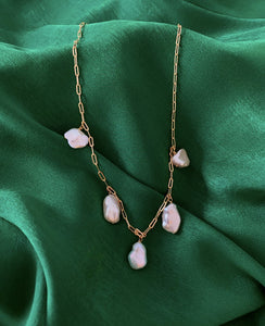 CHUNKY PEARL NECKLACE