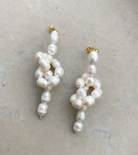 Ladda upp bild till gallerivisning, KNOTS ABOUT EARRINGS
