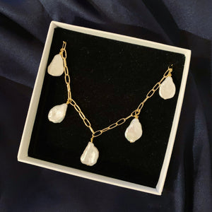 CHUNKY PEARL NECKLACE