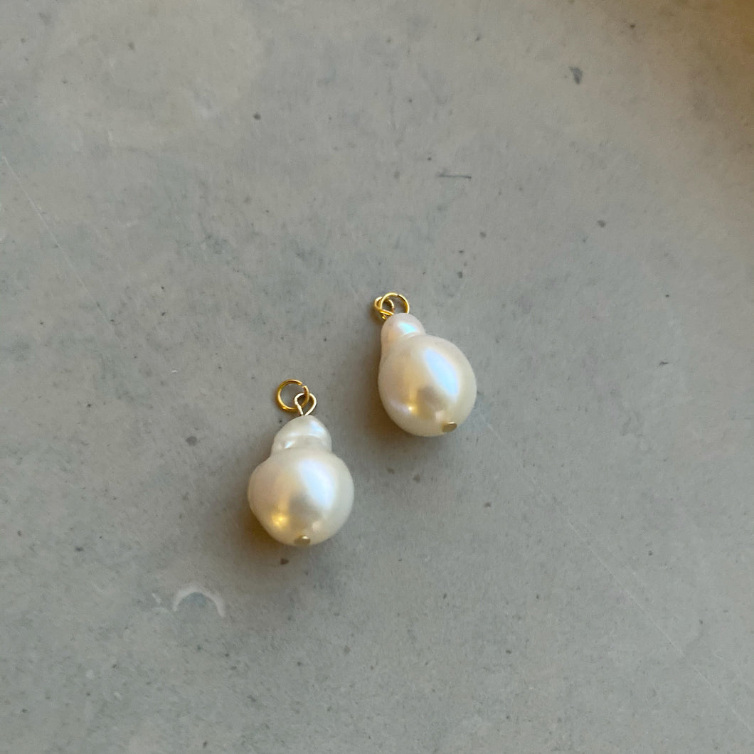 P2M BERLOCK: BAROQUE PEARL - Sample Sale