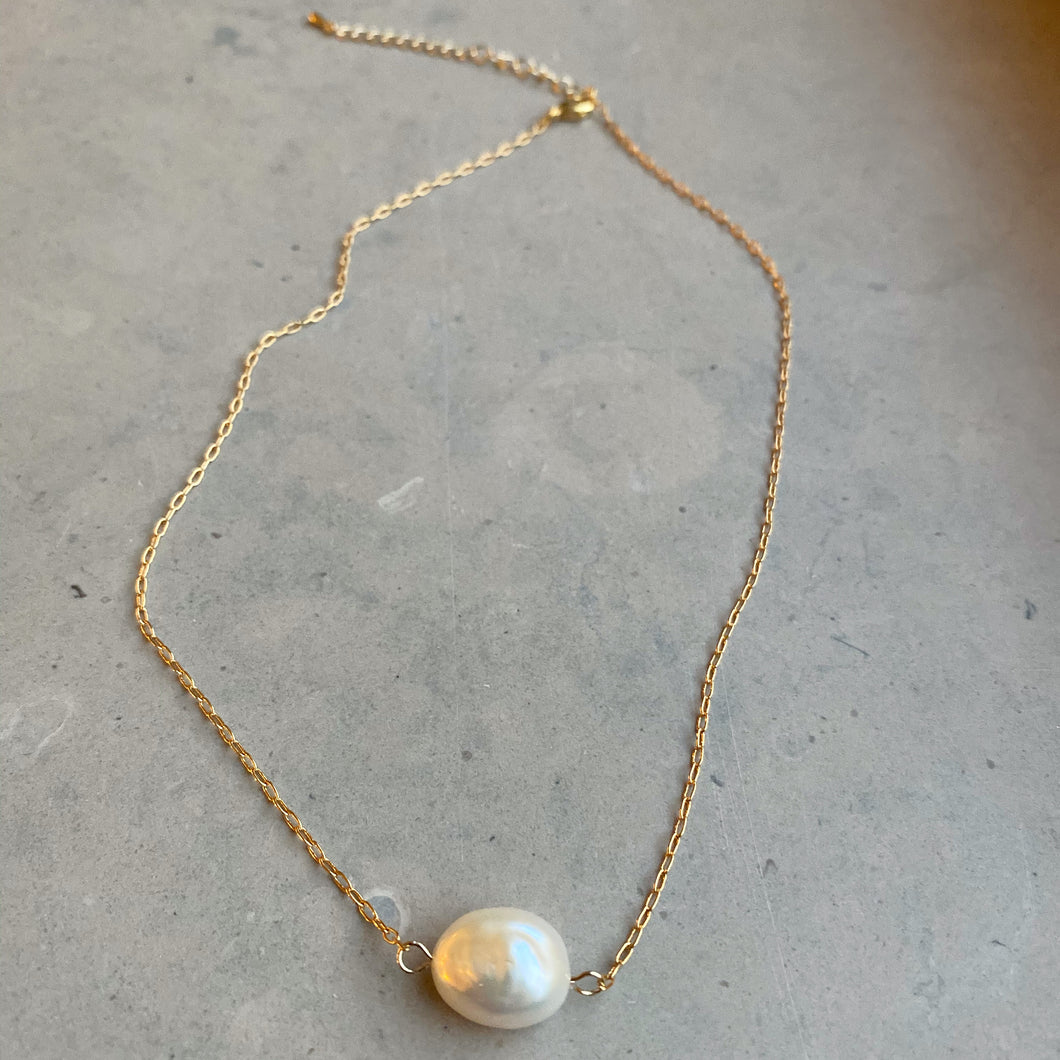 SIDE PEARL NECKLACE - Sample Sale