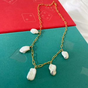 CHUNKY PEARL NECKLACE