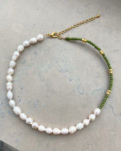 FANTASY PEARL NECKLACE