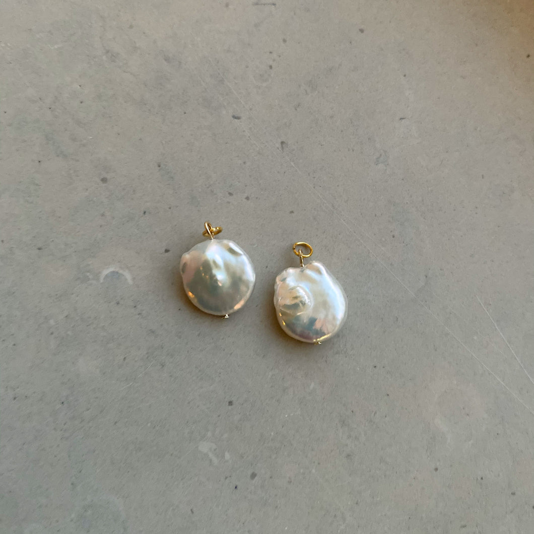 P2M BERLOCK: COIN PEARL - Sample Sale